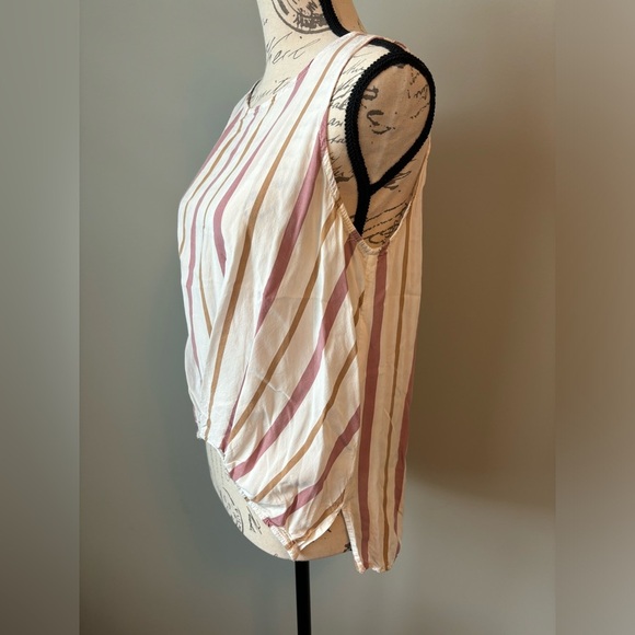 Sleeveless Top with Mauve Stripes and Twist Front - Picture 4 of 5